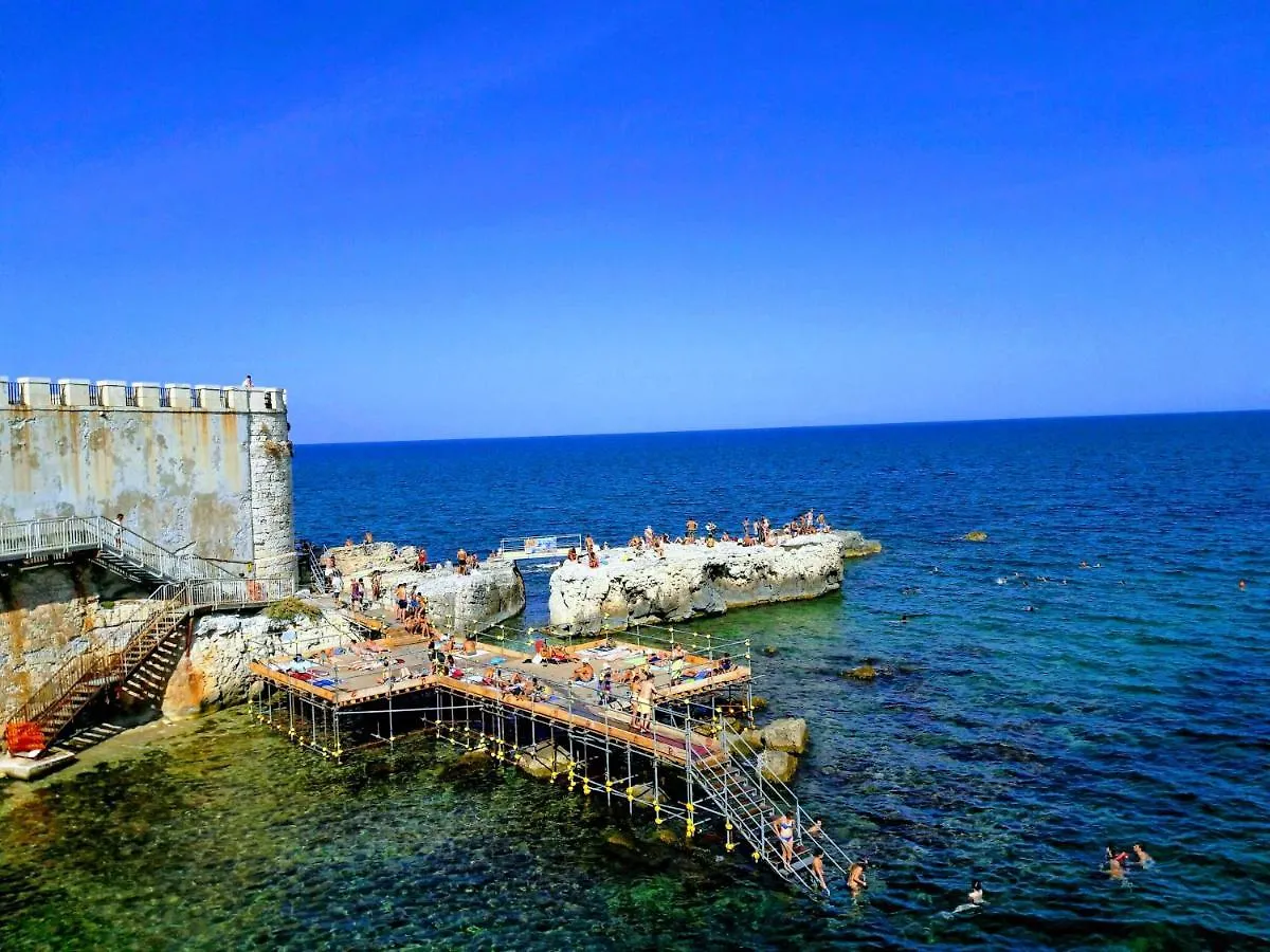 Raffinato appartamento in palazzo antico centro storico Ortigia Syracuse Italia
