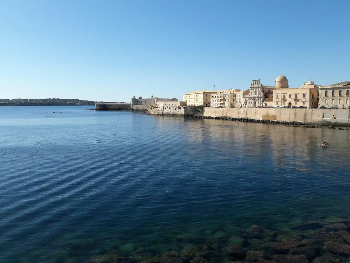 Raffinato appartamento in palazzo antico centro storico Ortigia Syracuse 0*,