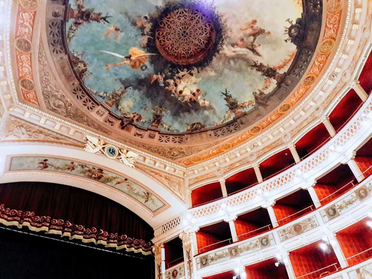 Raffinato appartamento in palazzo antico centro storico Ortigia Syracuse