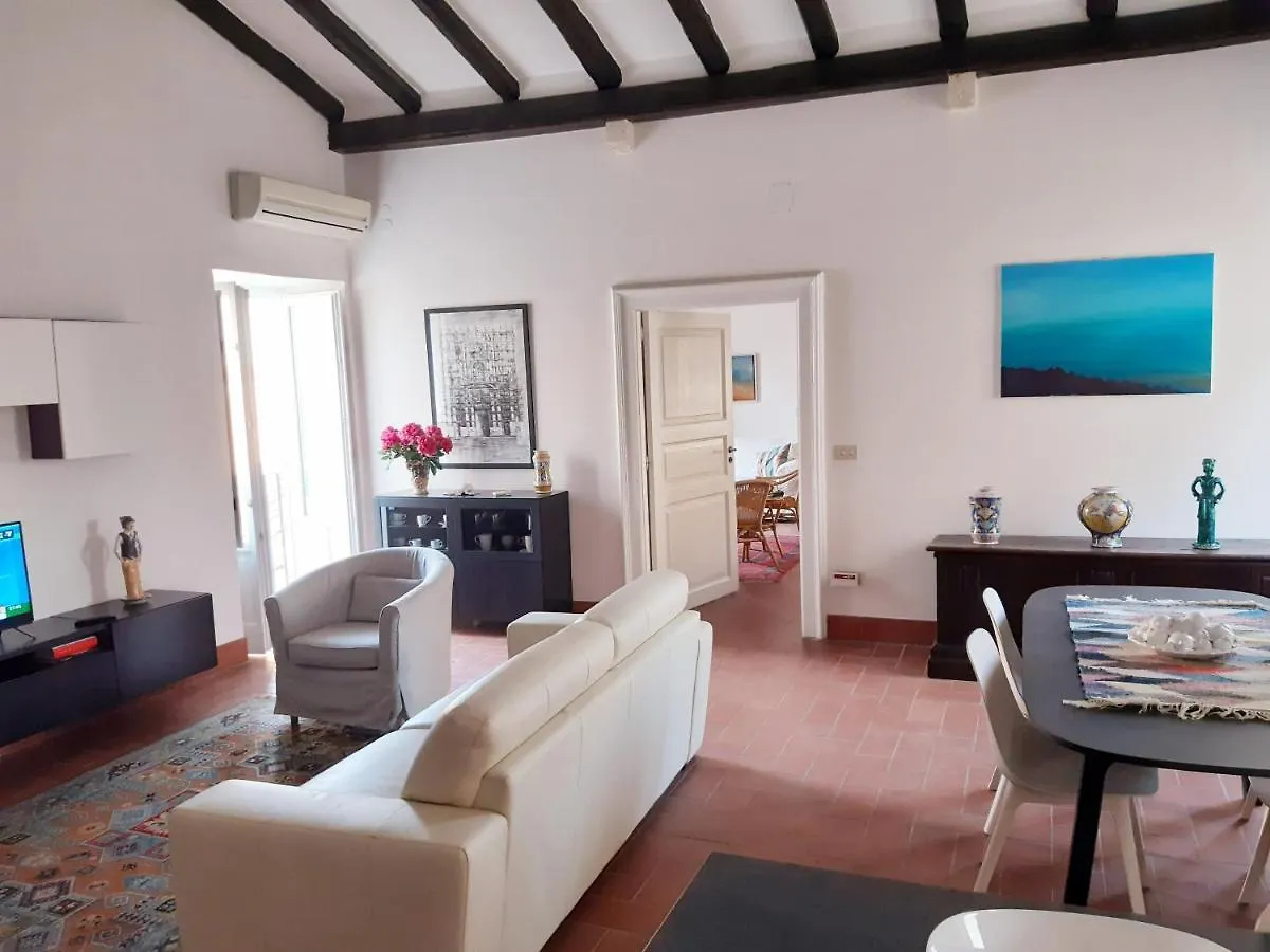 Incantevole Appartamento In Palazzo Storico Ortigia Syracuse 0*,  Itália